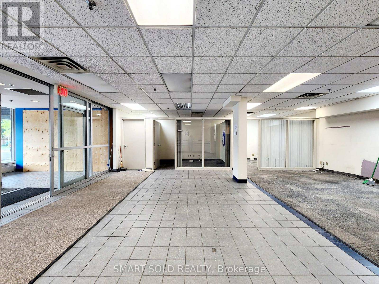 Toronto (rexdale-kipling), ON M9W3X8,2428 Islington AVE #102