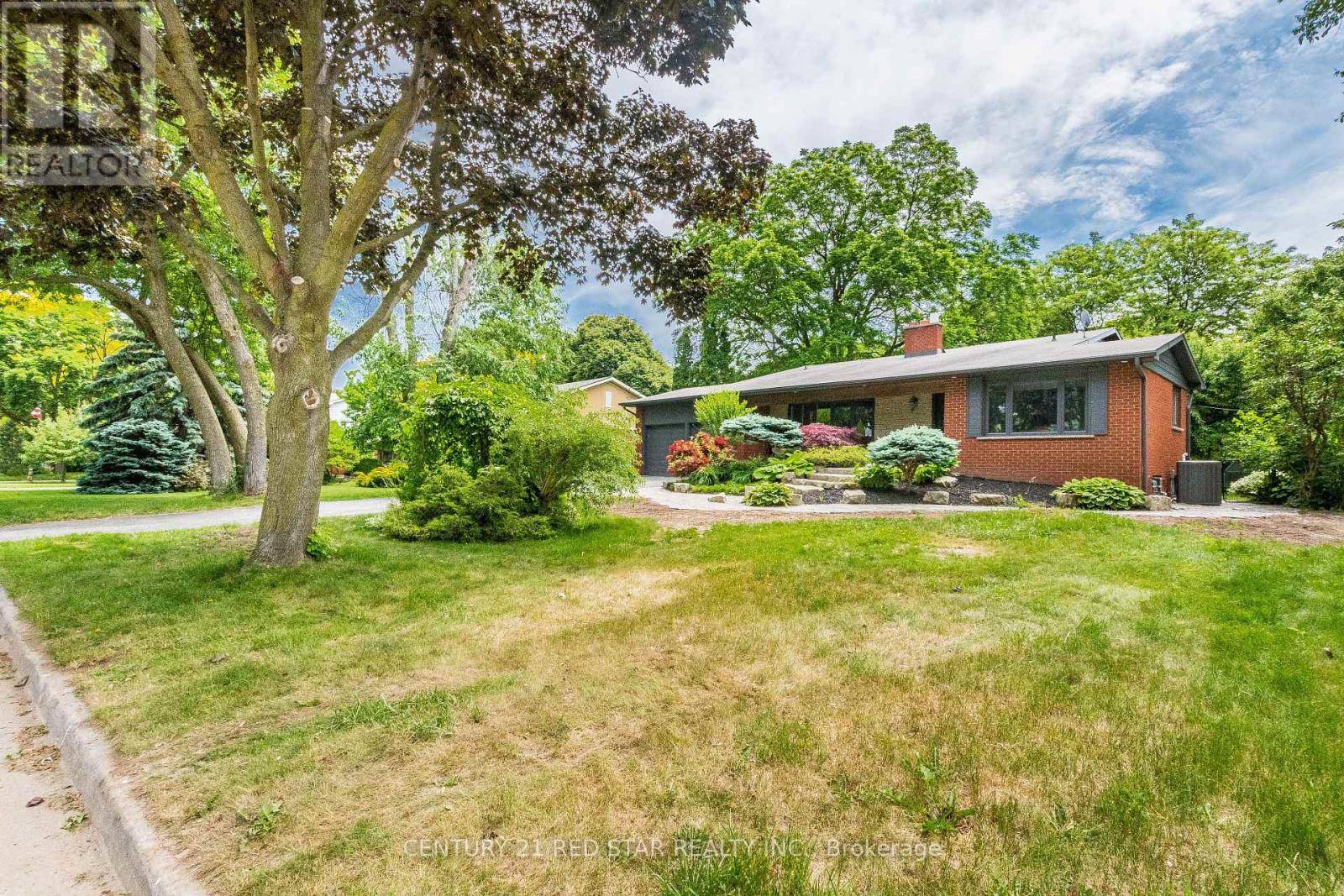 Oakville (sw Southwest), ON L6L1X3,1448 WILLOWDOWN ROAD