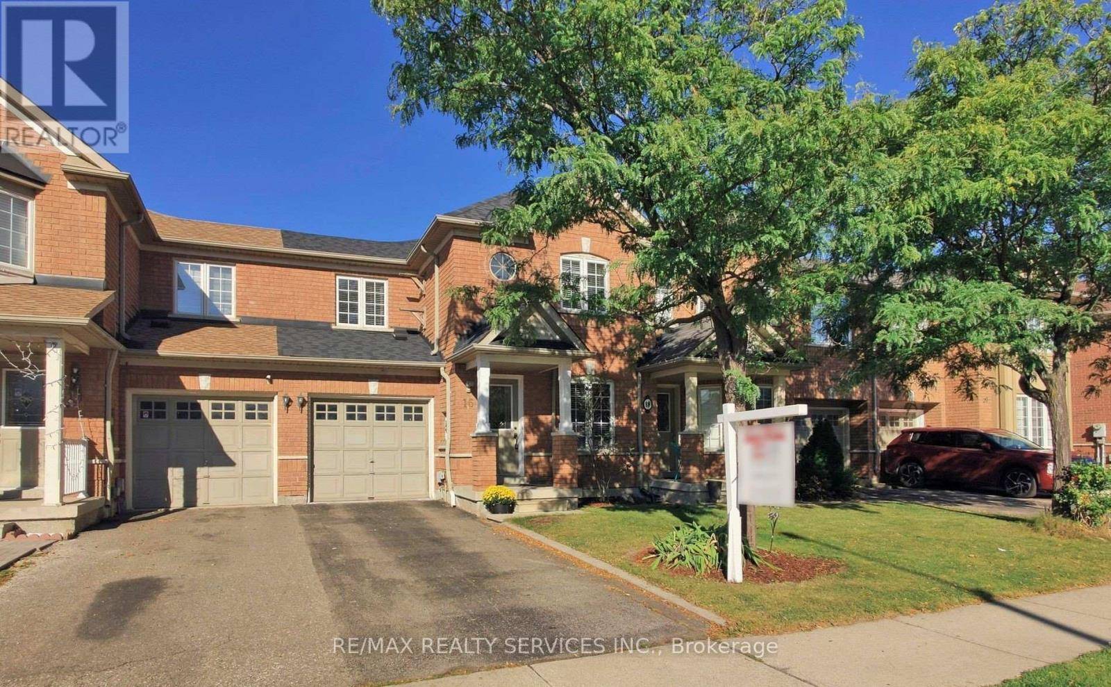 16 FAIRWAY COURT, Brampton (heart Lake East), ON L6Z4W4