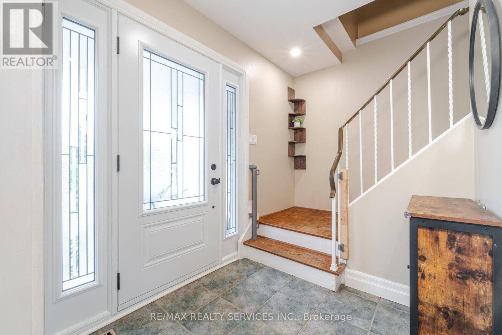Brampton (northgate), ON L6S1W8,19 JASPER CRESCENT