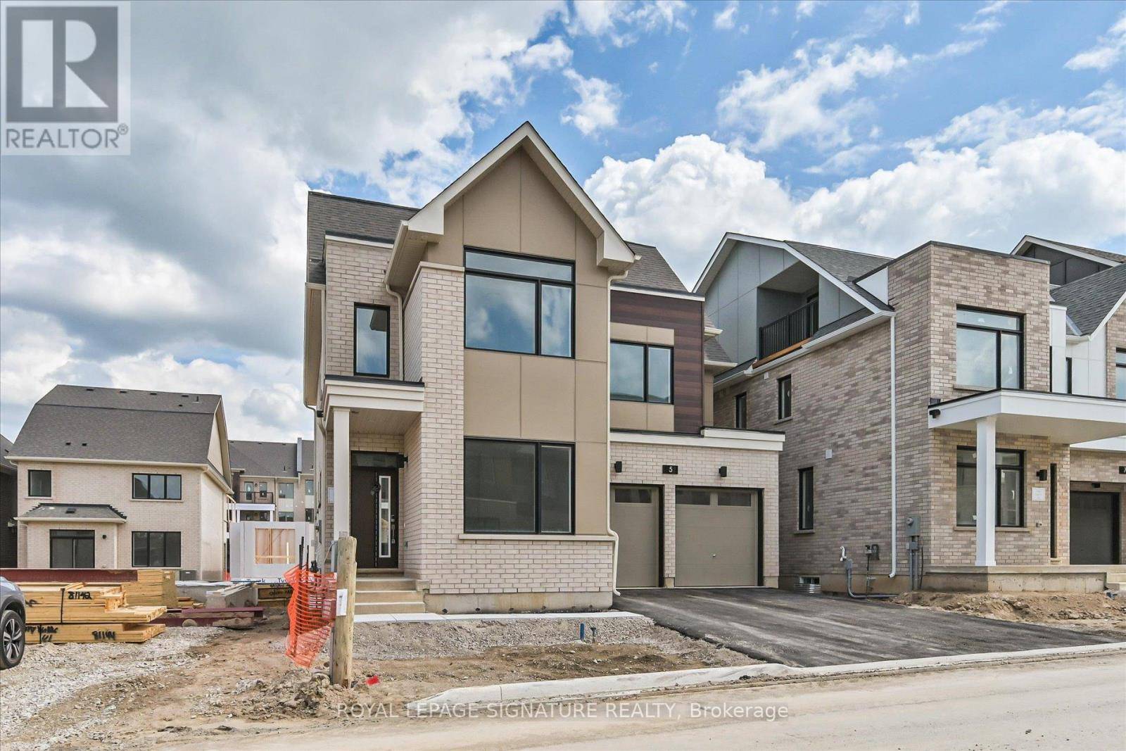 Brampton (northwest Brampton), ON L7A5L9,5 OCEANIC AVENUE