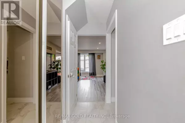 Brampton (madoc), ON L6V3J5,195 ROYAL SALISBURY WAY