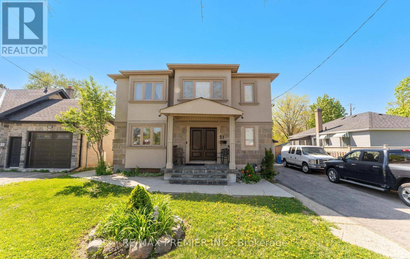 21 YVONNE AVENUE, Toronto (downsview-roding-cfb), ON M3L1C8