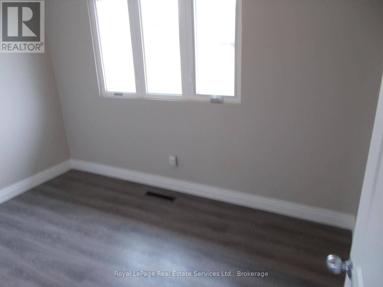 Oakville (wo West), ON L6K2S5,284 MORDEN ROAD