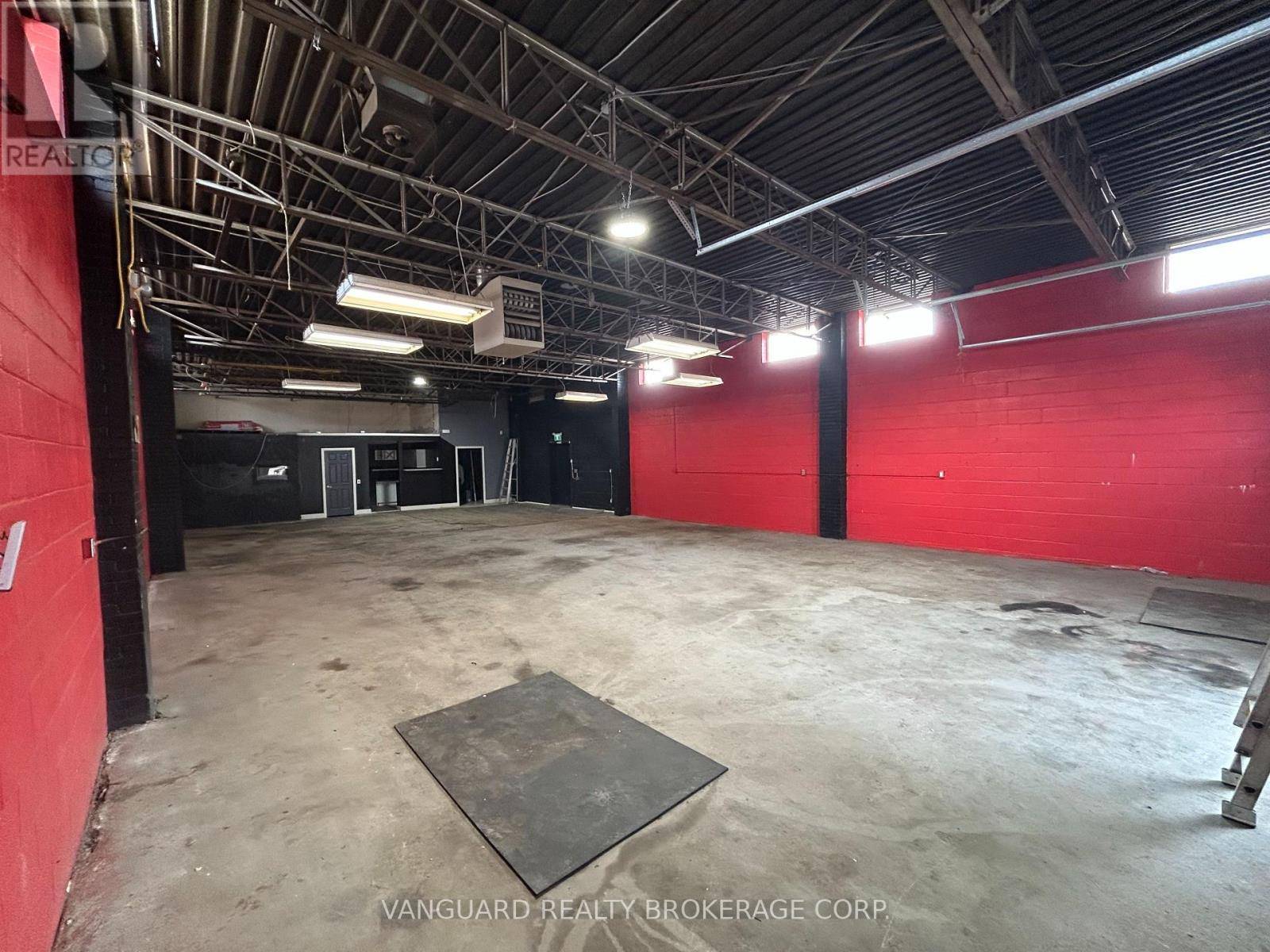 Toronto (york University Heights), ON M3J2B2,26 Tangiers DR #A