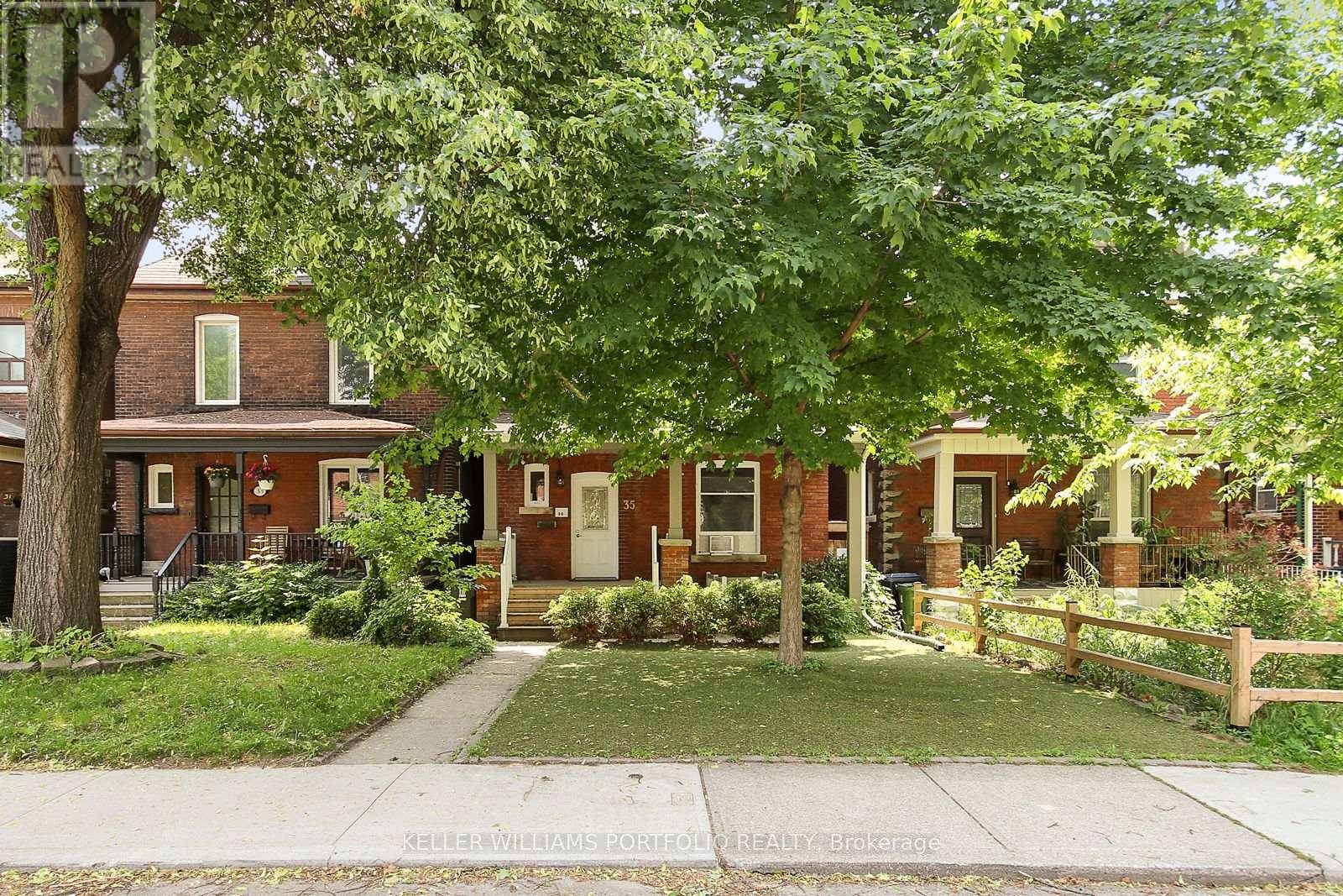 Toronto (high Park North), ON M6P1J6,35 Humberside AVE ##4