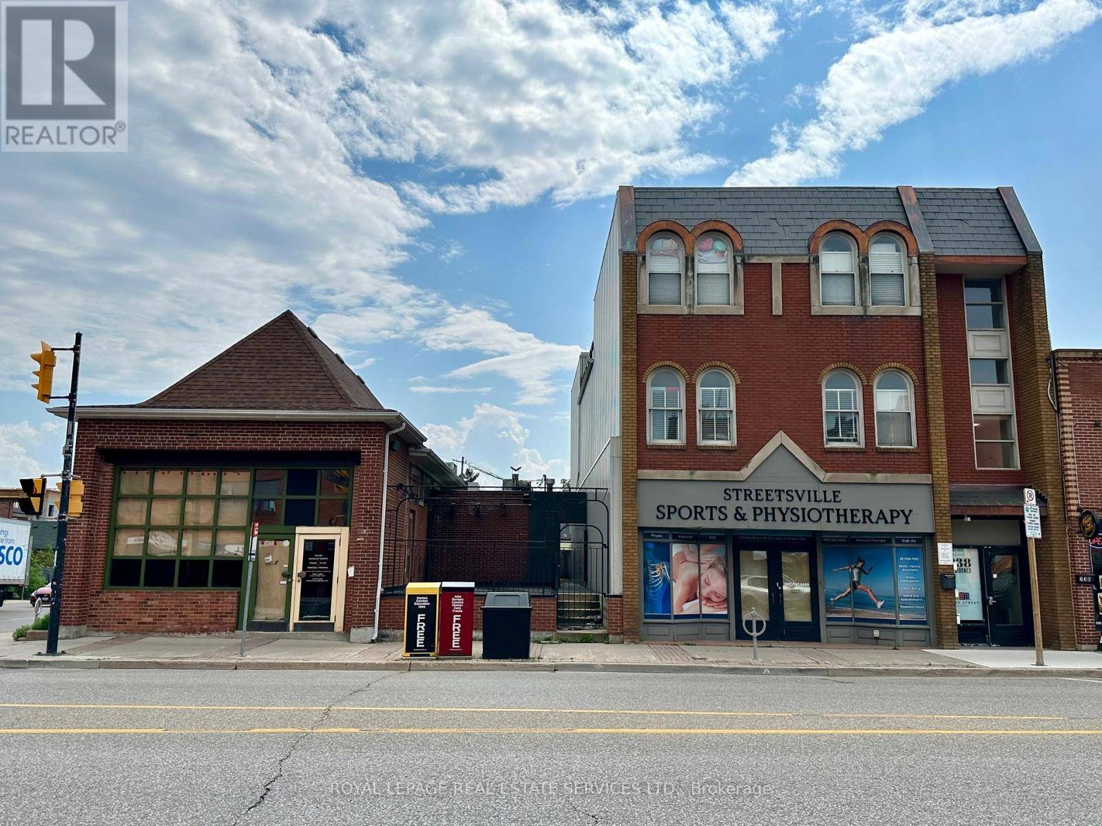 Mississauga (streetsville), ON L5M1L5,238 West Queen ST South #Main Fl