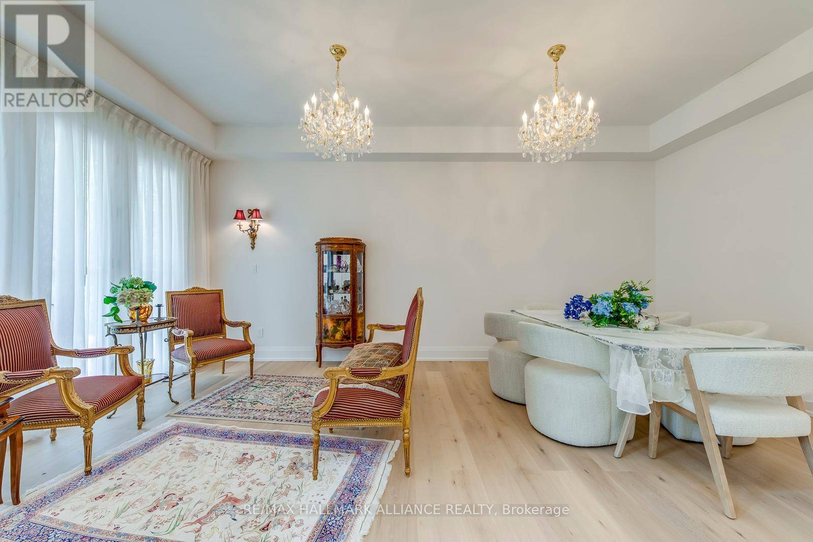 Oakville (br Bronte), ON L6L2B2,2450 REBECCA STREET