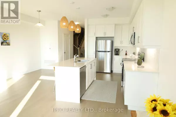 102 BERMONDSEY WAY, Brampton (bram West), ON L6Y6K9