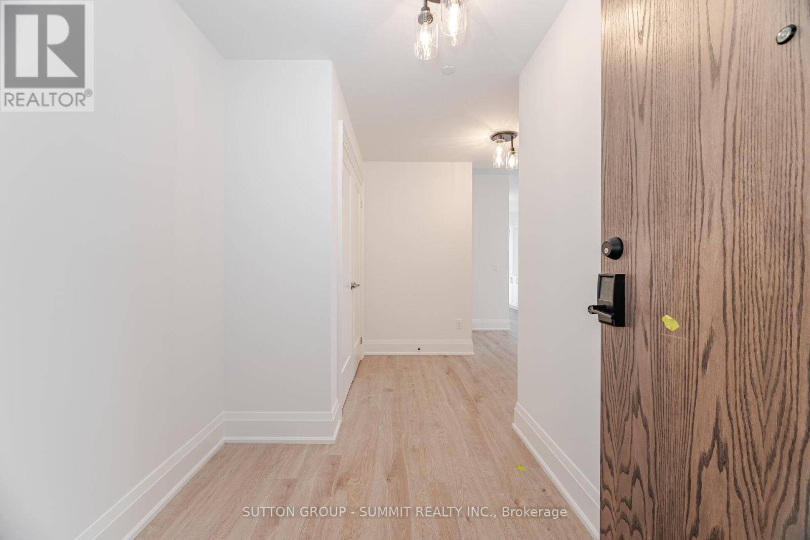 Mississauga (clarkson), ON L5J0A2,1035 Southdown RD #702