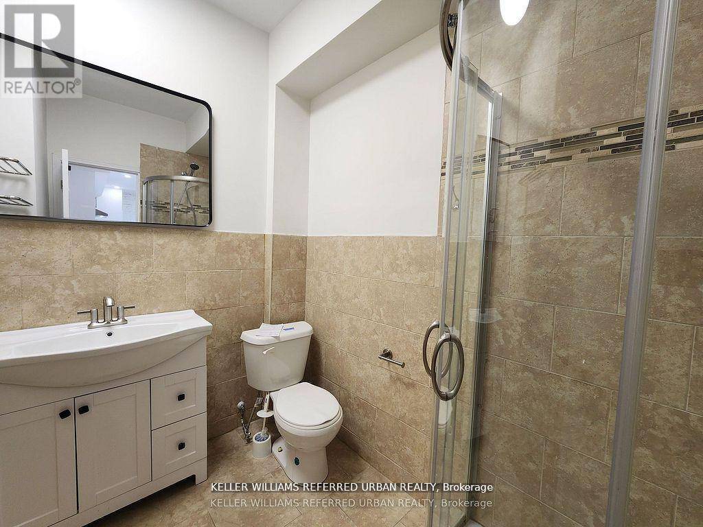 Toronto (dovercourt-wallace Emerson-junction), ON M6H1L8,998 Bloor ST West #3