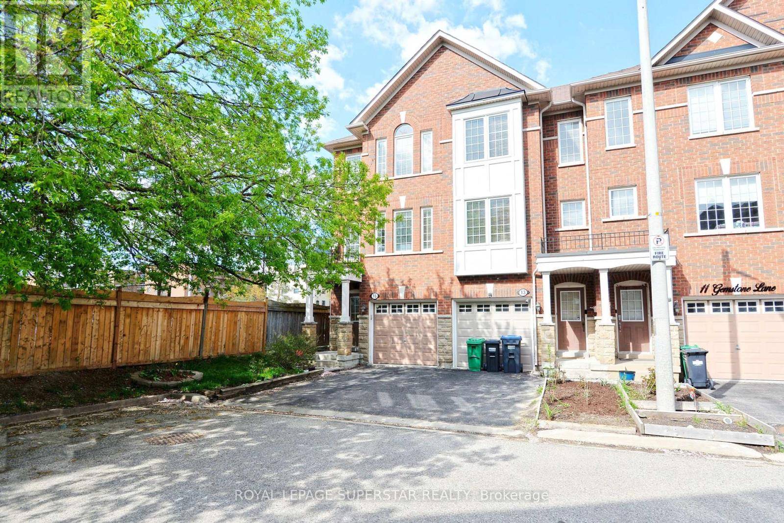 15 GEMSTONE LANE, Brampton (downtown Brampton), ON L6X0H1