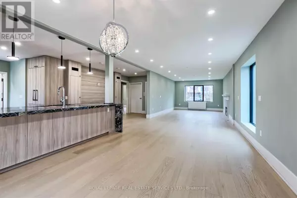 Toronto (high Park-swansea), ON M6S4B2,324 RIVERSIDE DRIVE