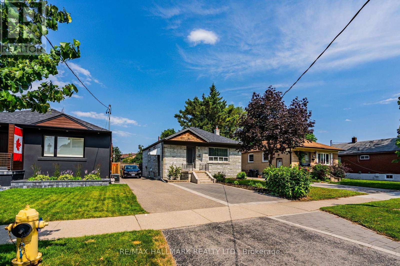 Toronto (alderwood), ON M8W4C1,41 Treeview DR #Upper