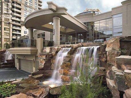 3880 Duke Of York BLVD #1204, Mississauga (city Centre), ON L5B4M7
