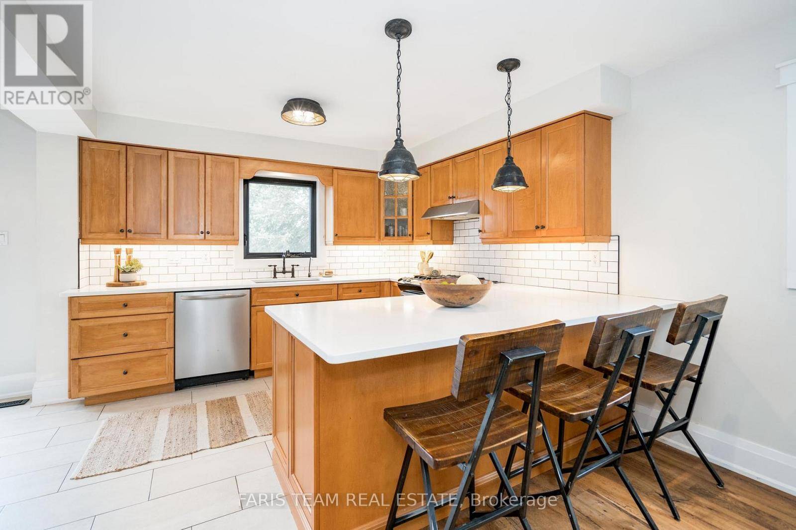 Orangeville, ON L9W4M7,261 EDENWOOD CRESCENT