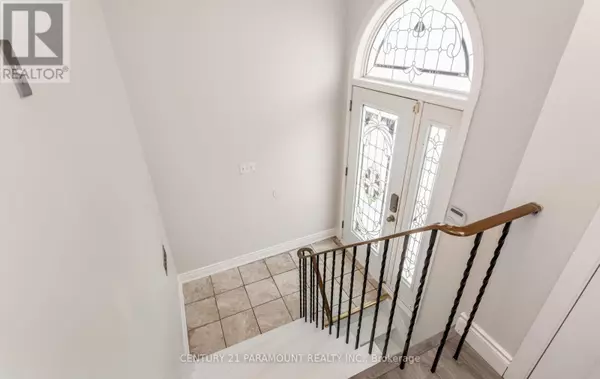 Brampton (central Park), ON L6S3E7,12 MONTJOY CRESCENT