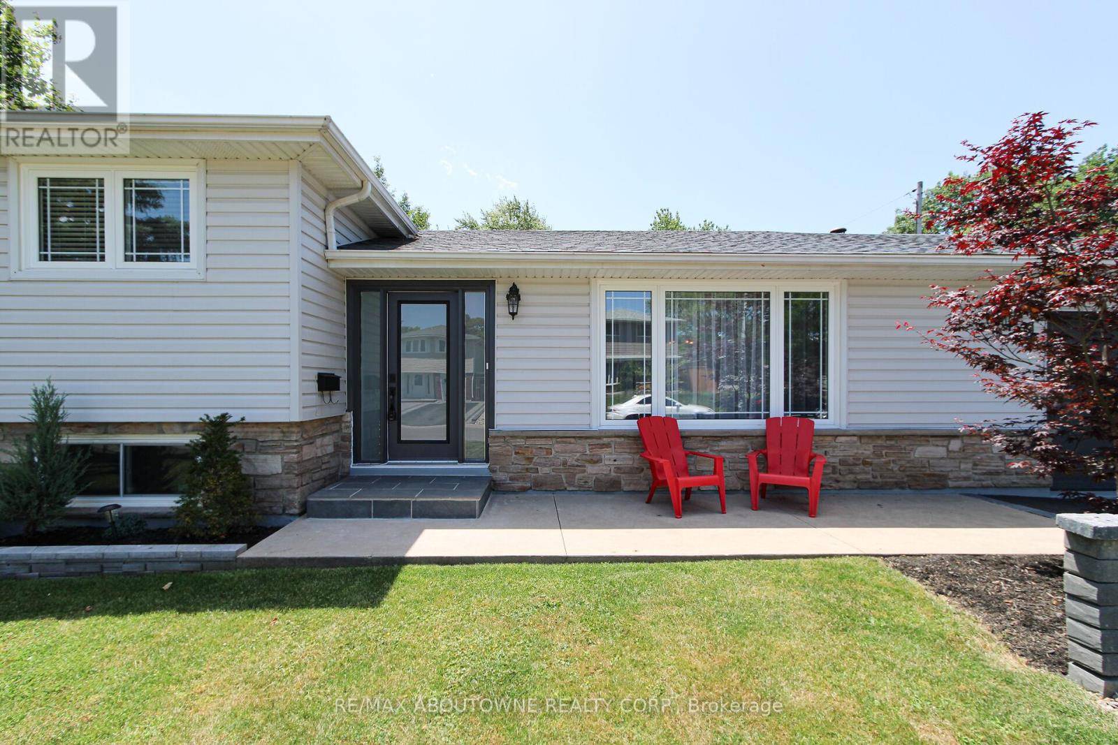 Burlington (appleby), ON L7L4M6,626 CAPE AVENUE