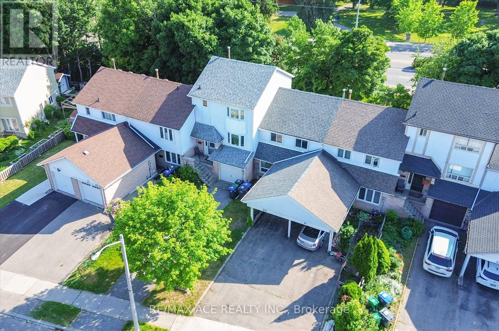 Brampton (heart Lake East), ON L6Z1J3,88 COURTLEIGH SQUARE