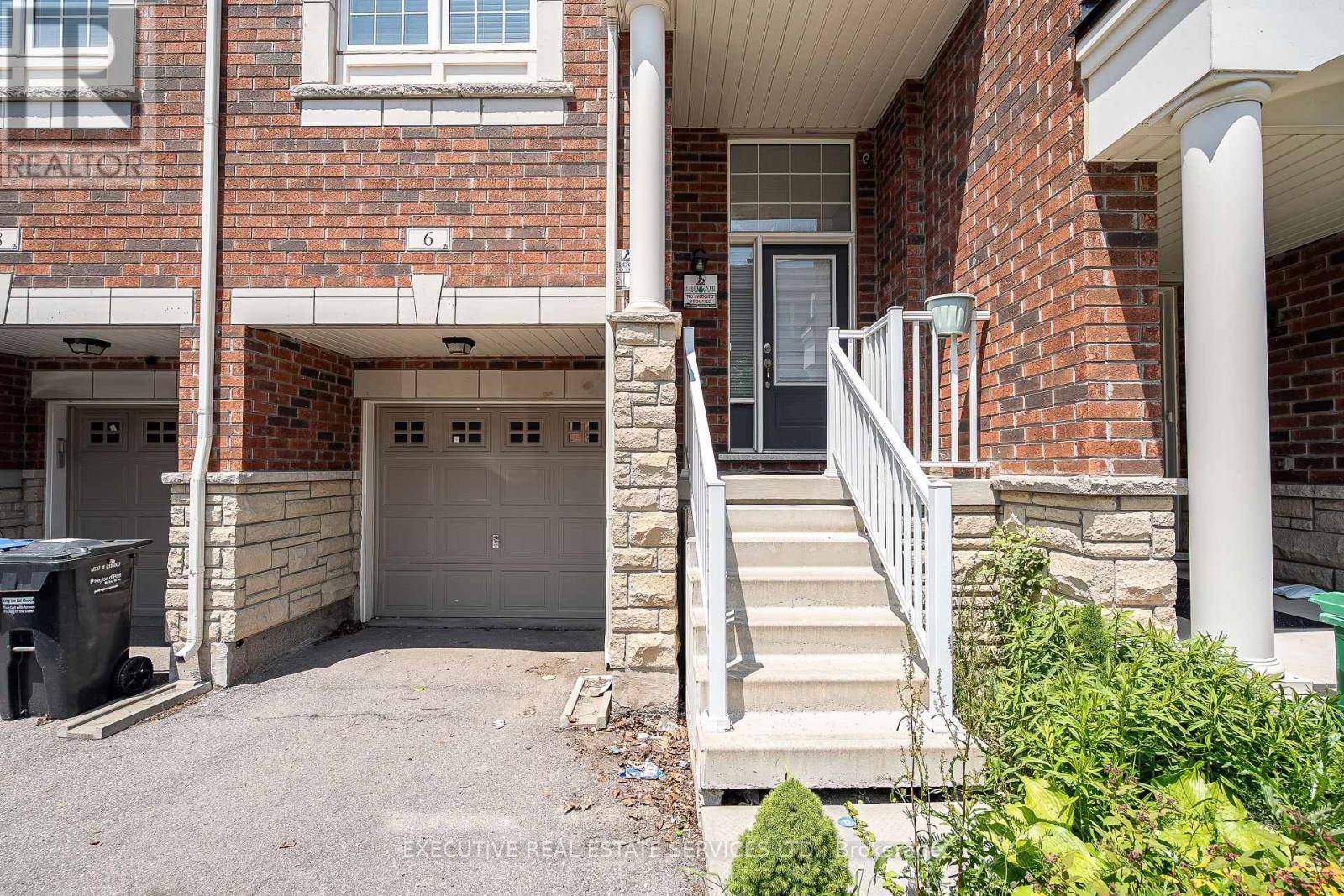 Brampton (credit Valley), ON L6Y6E6,6 ABERCOVE CLOSE