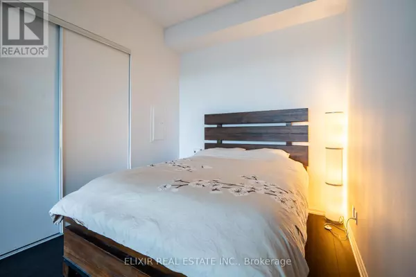 Toronto (edenbridge-humber Valley), ON M8X0B2,4208 Dundas ST West #615