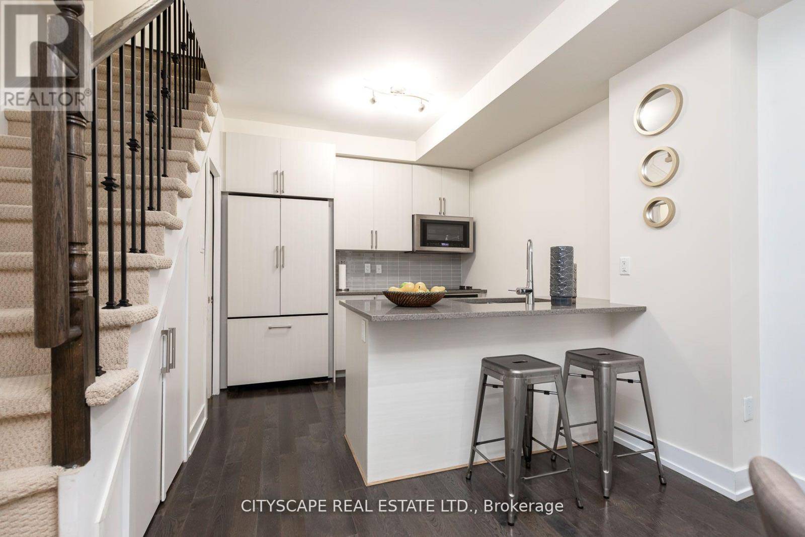 Toronto (dovercourt-wallace Emerson-junction), ON M6H0C5,220 Brandon AVE #50