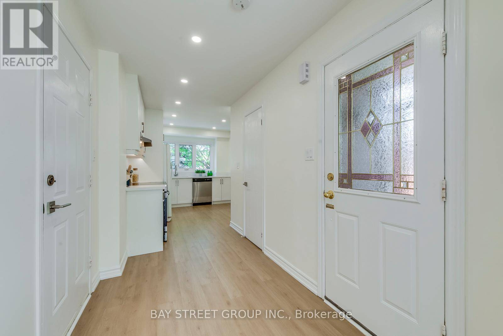 Oakville (cv Clearview), ON L6J7P1,1106 BEECHNUT ROAD