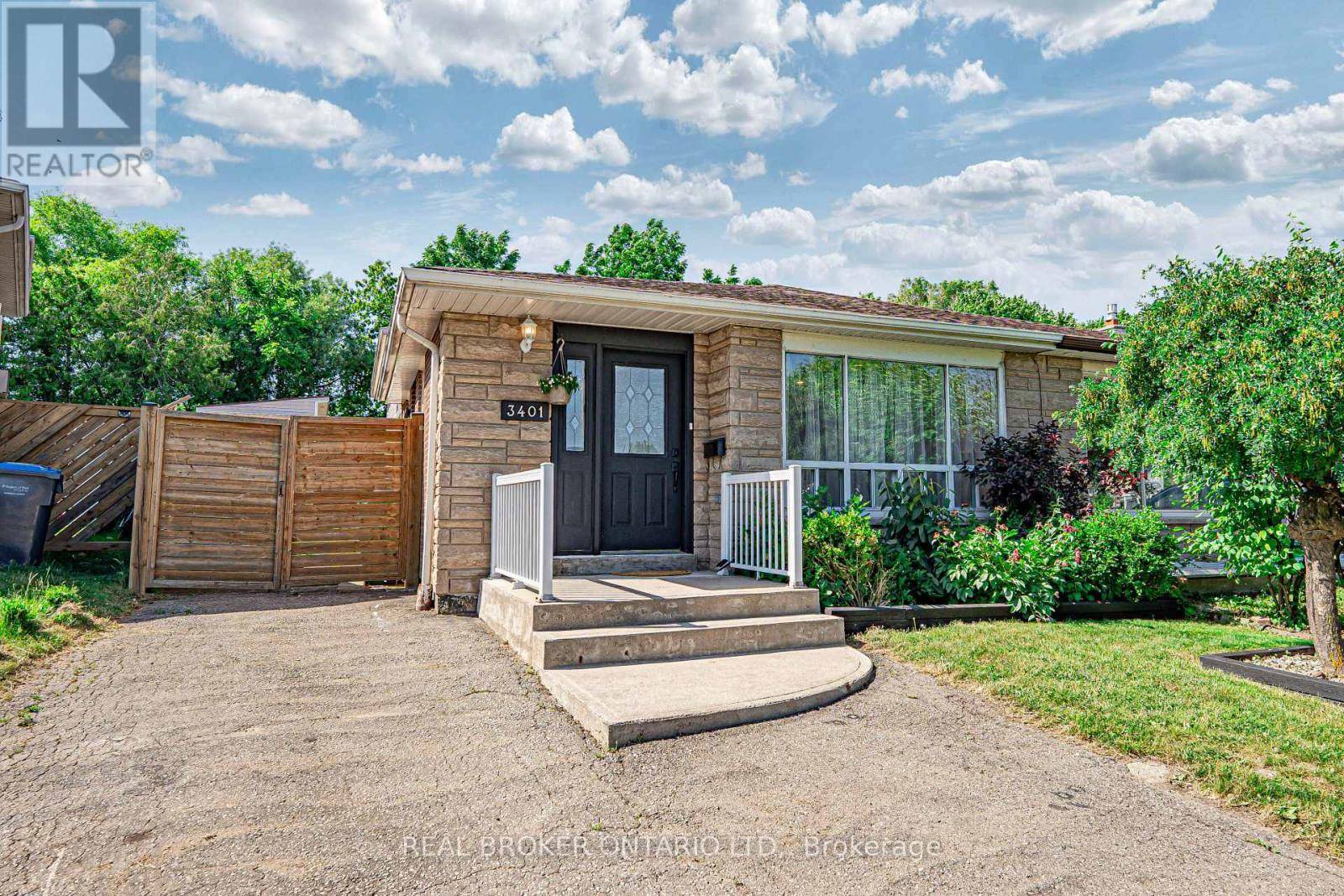 3401 OAKGLADE CRESCENT, Mississauga (erindale), ON L5C1X4