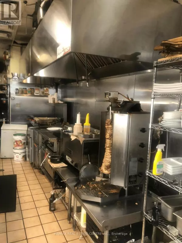 Oakville (qe Queen Elizabeth), ON L6L5B5,667 FOURTH LINE