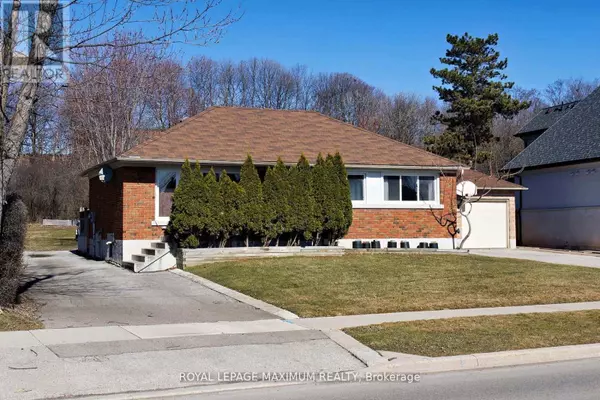 149 LEIGHLAND AVENUE, Oakville (cp College Park), ON L6H1B3
