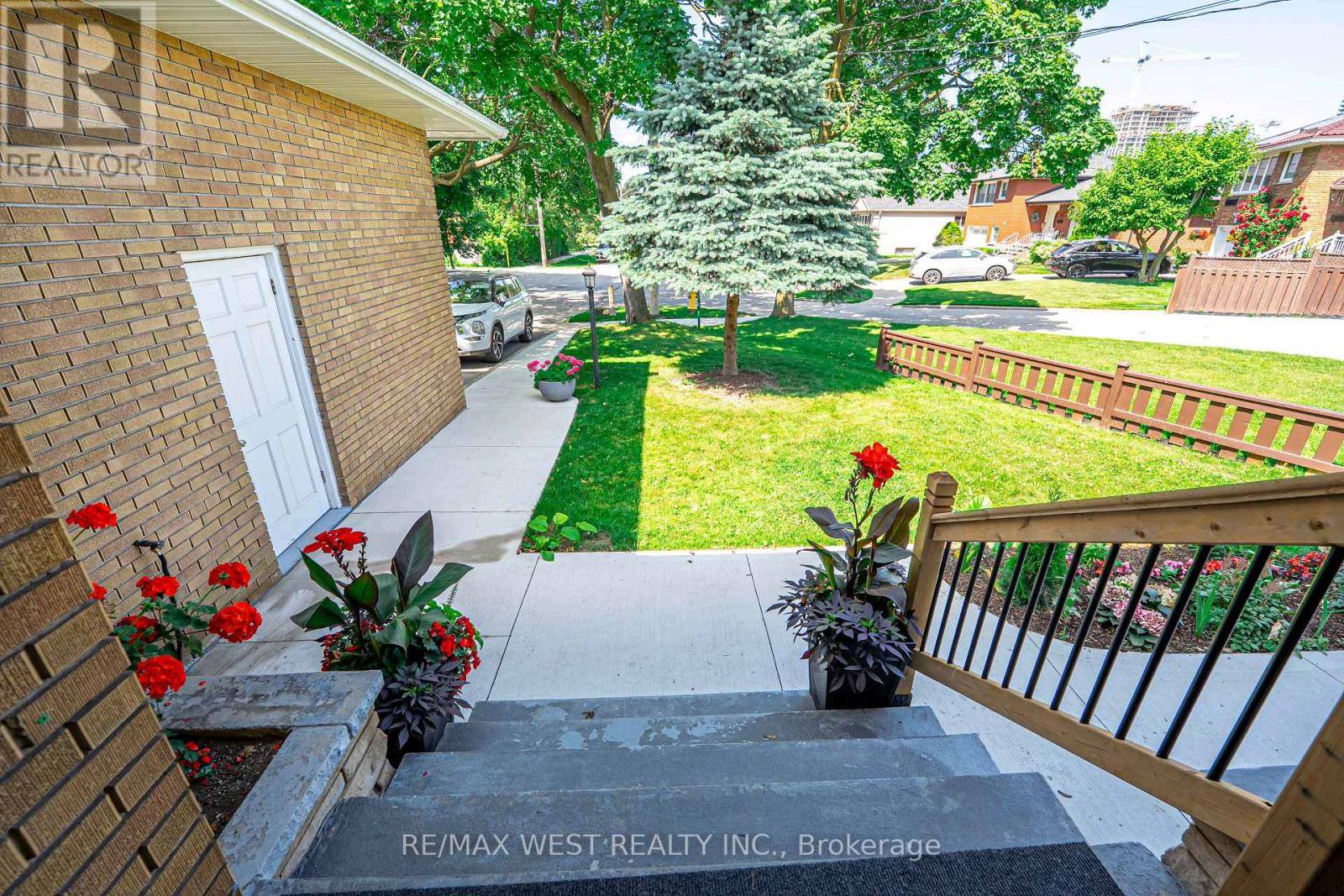 59 Redcar AVE #Lower, Toronto (islington-city Centre West), ON M9B1K4