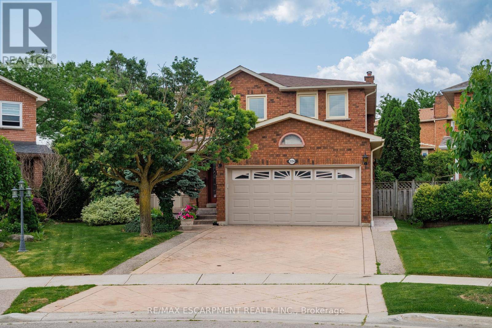 Mississauga (central Erin Mills), ON L5M3E5,2054 TEESIDE COURT