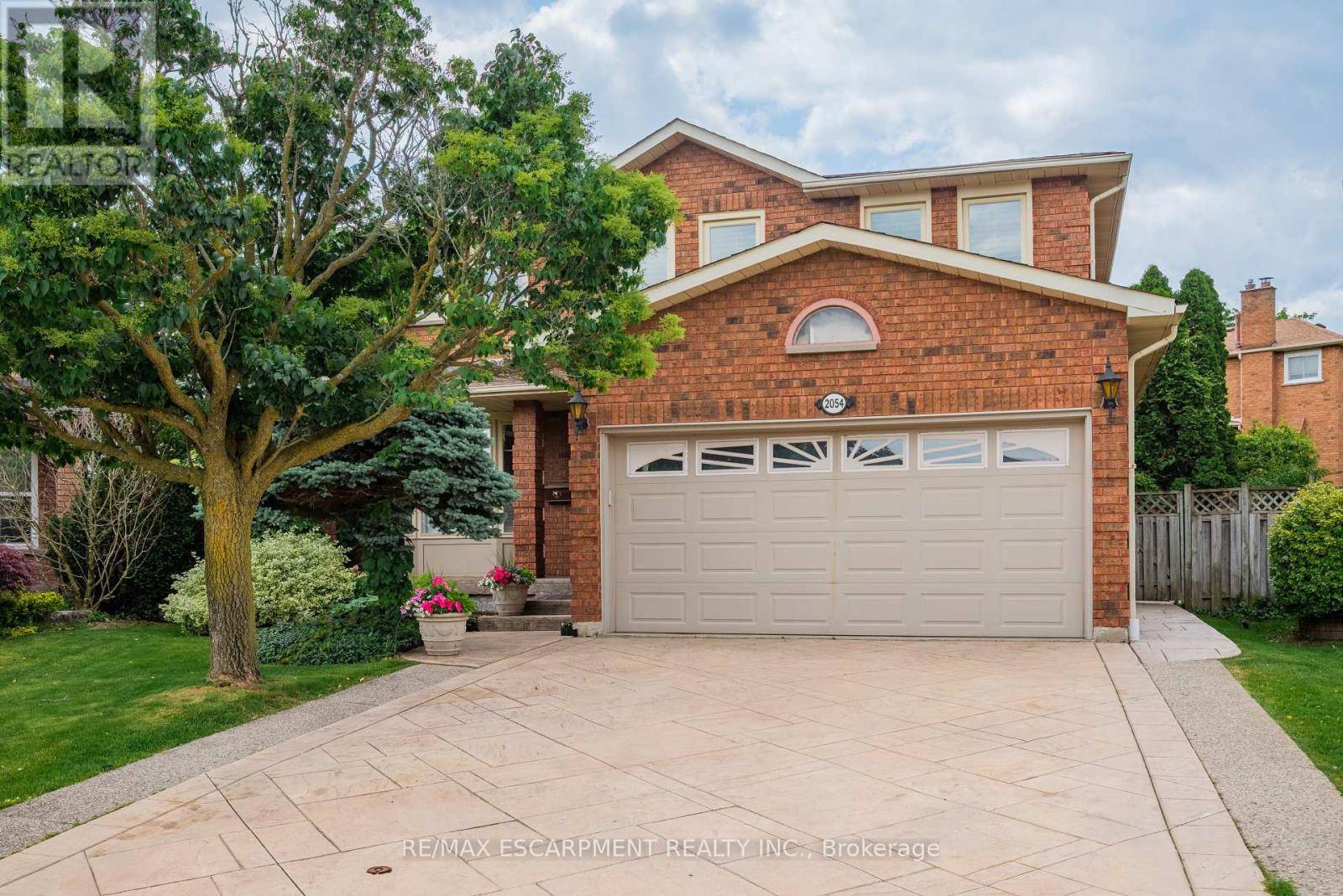 Mississauga (central Erin Mills), ON L5M3E5,2054 TEESIDE COURT