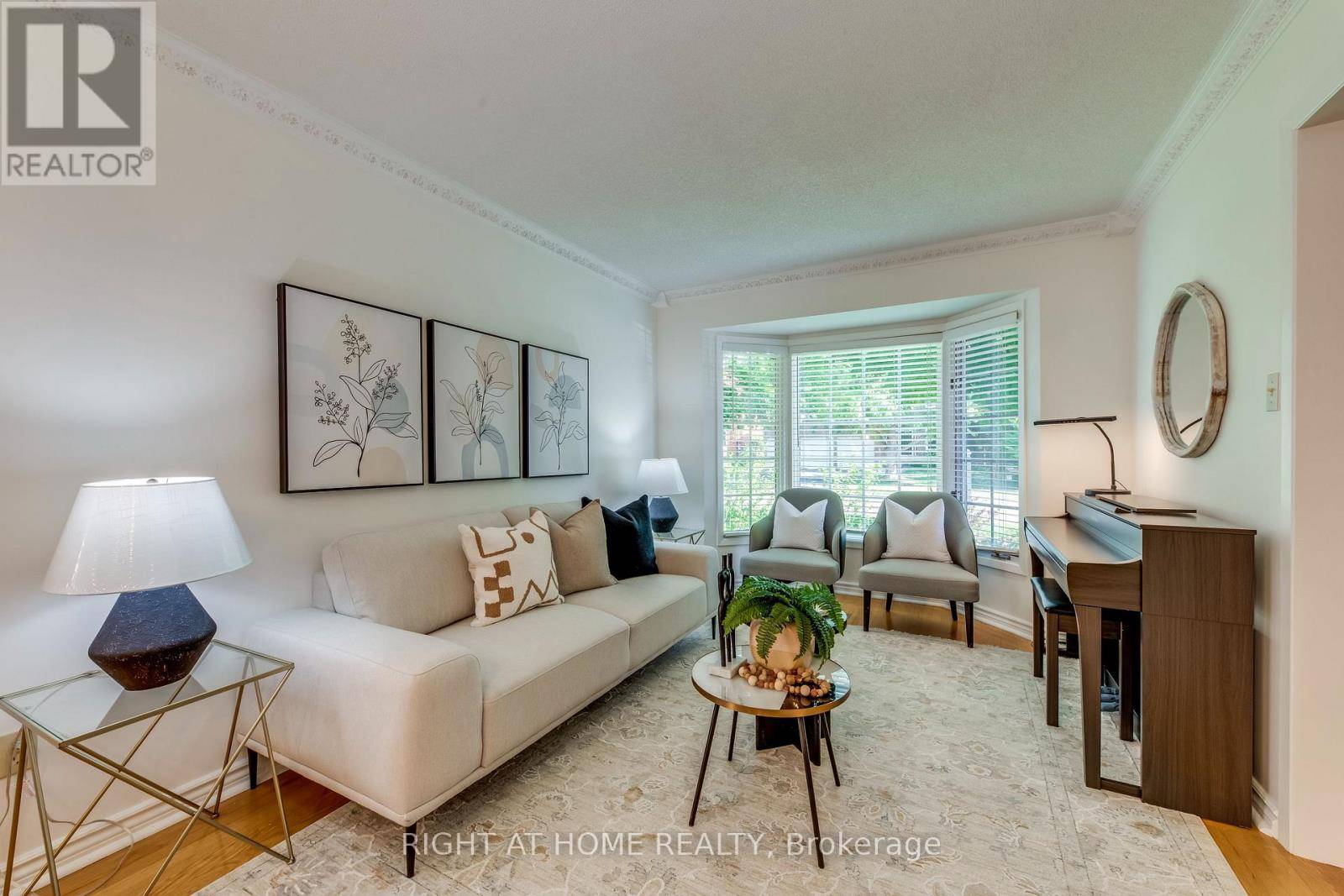 Oakville (ro River Oaks), ON L6H5Y7,226 HOWELL ROAD