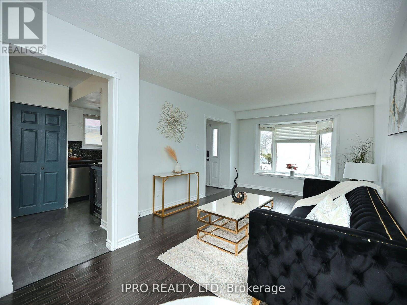Mississauga (malton), ON L4T3H5,7646 PRIORY CRESCENT