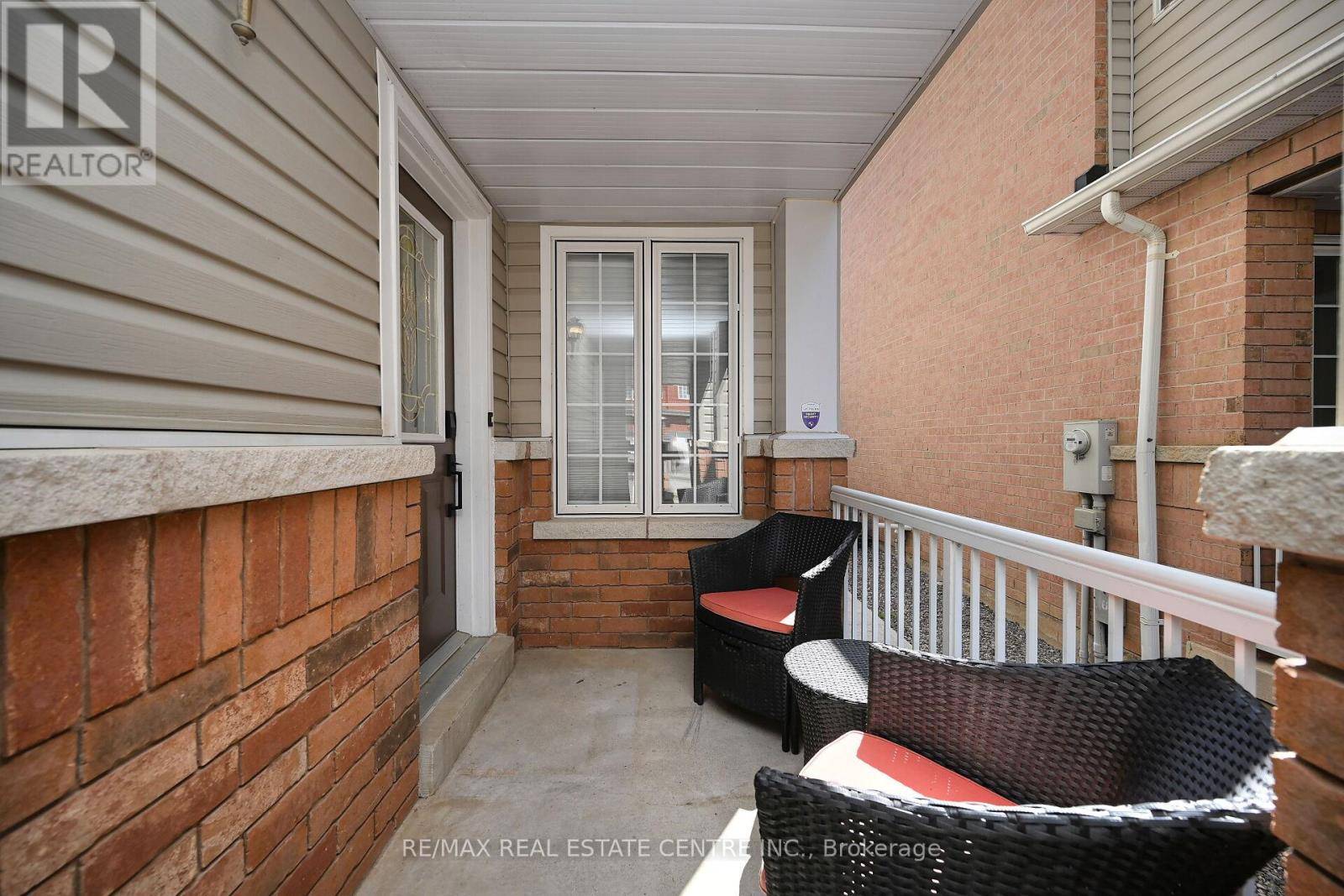 Milton (de Dempsey), ON L9T5P7,24 SLOAN DRIVE