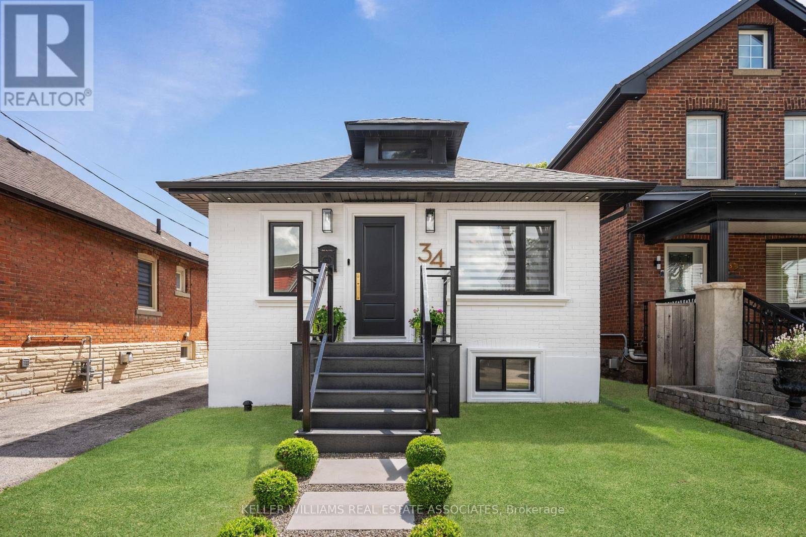 Toronto (weston), ON M9N2C5,34 HOLLEY AVENUE