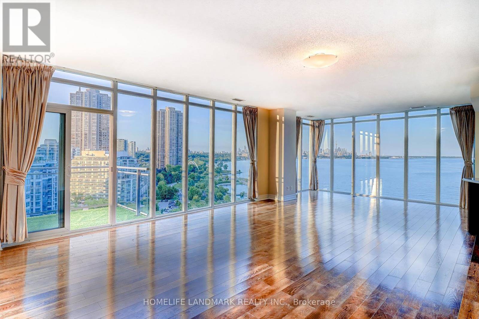Toronto (mimico), ON M8V4G1,58 Marine Parade DR #1203