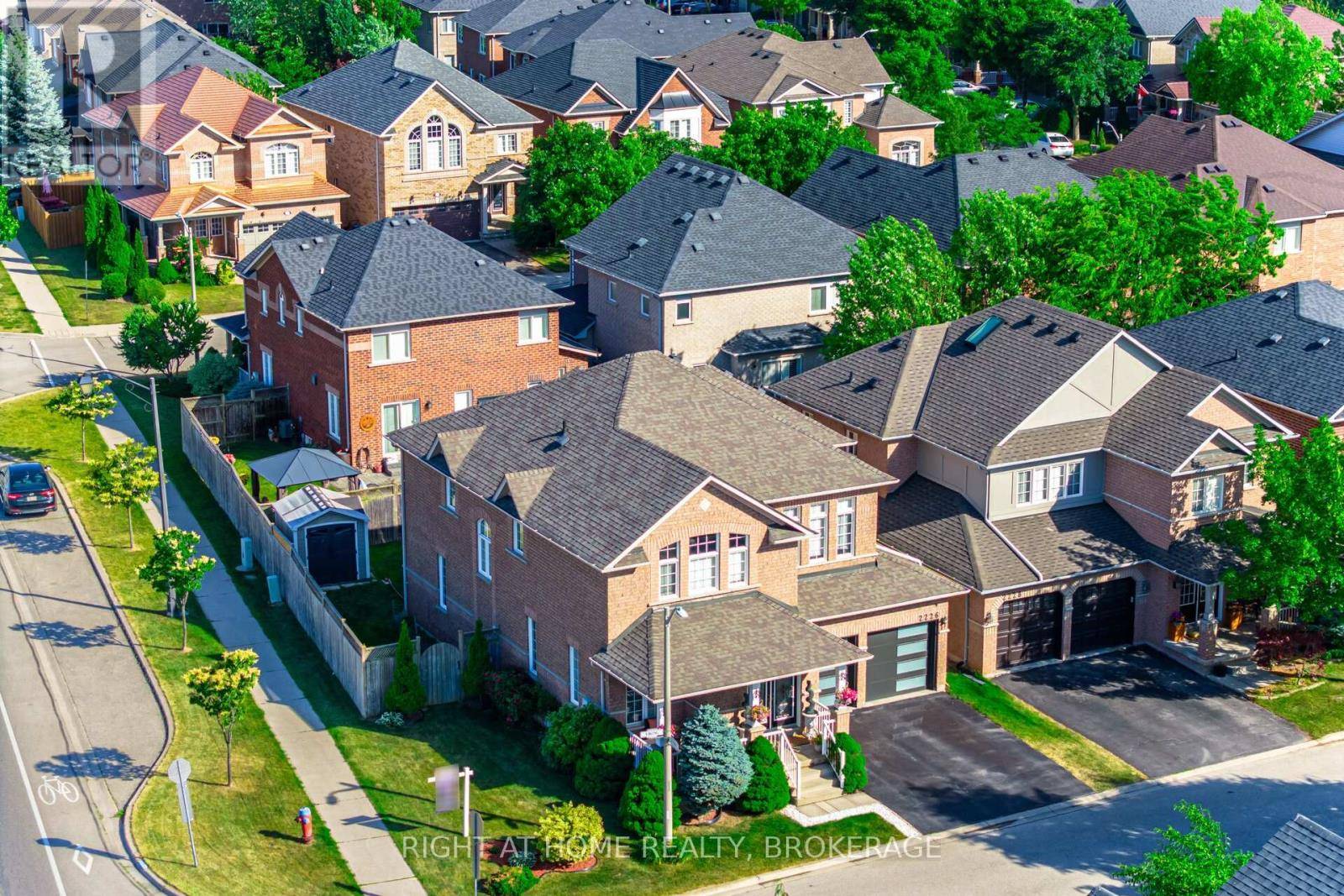 Burlington (orchard), ON L7L7K3,2226 VIKING CRESCENT