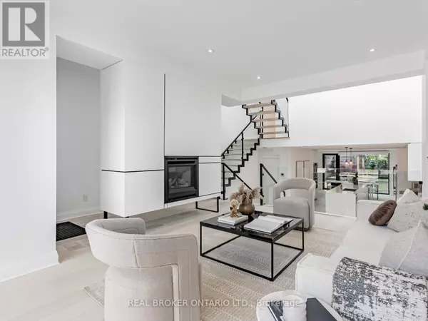 Toronto (mimico), ON M8V2L2,82 BURLINGTON STREET
