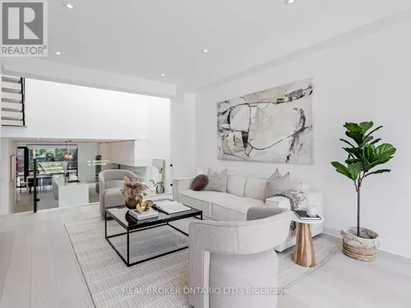 Toronto (mimico), ON M8V2L2,82 BURLINGTON STREET
