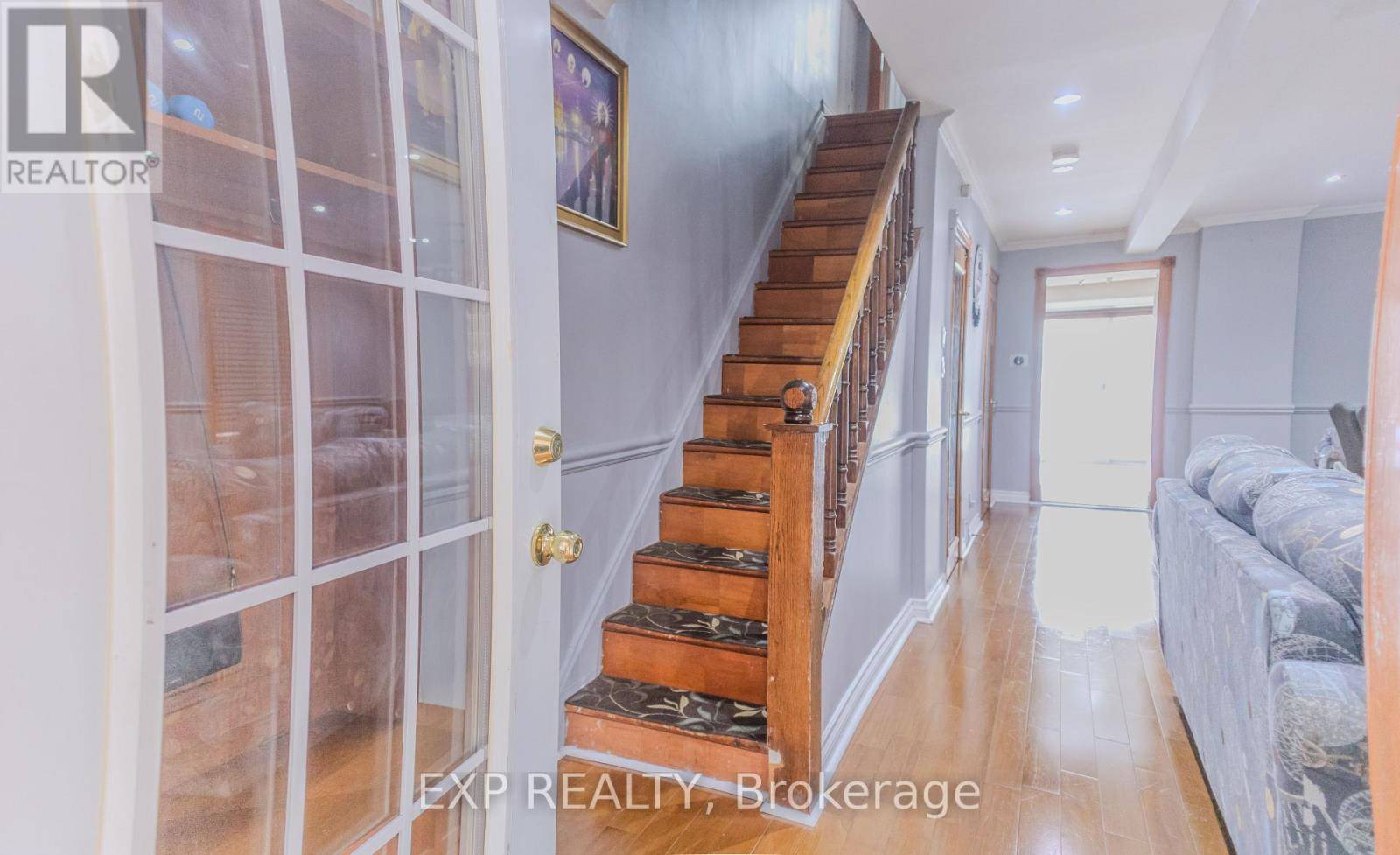 Toronto (mount Dennis), ON M6M2C4,24 GOLDWIN AVENUE