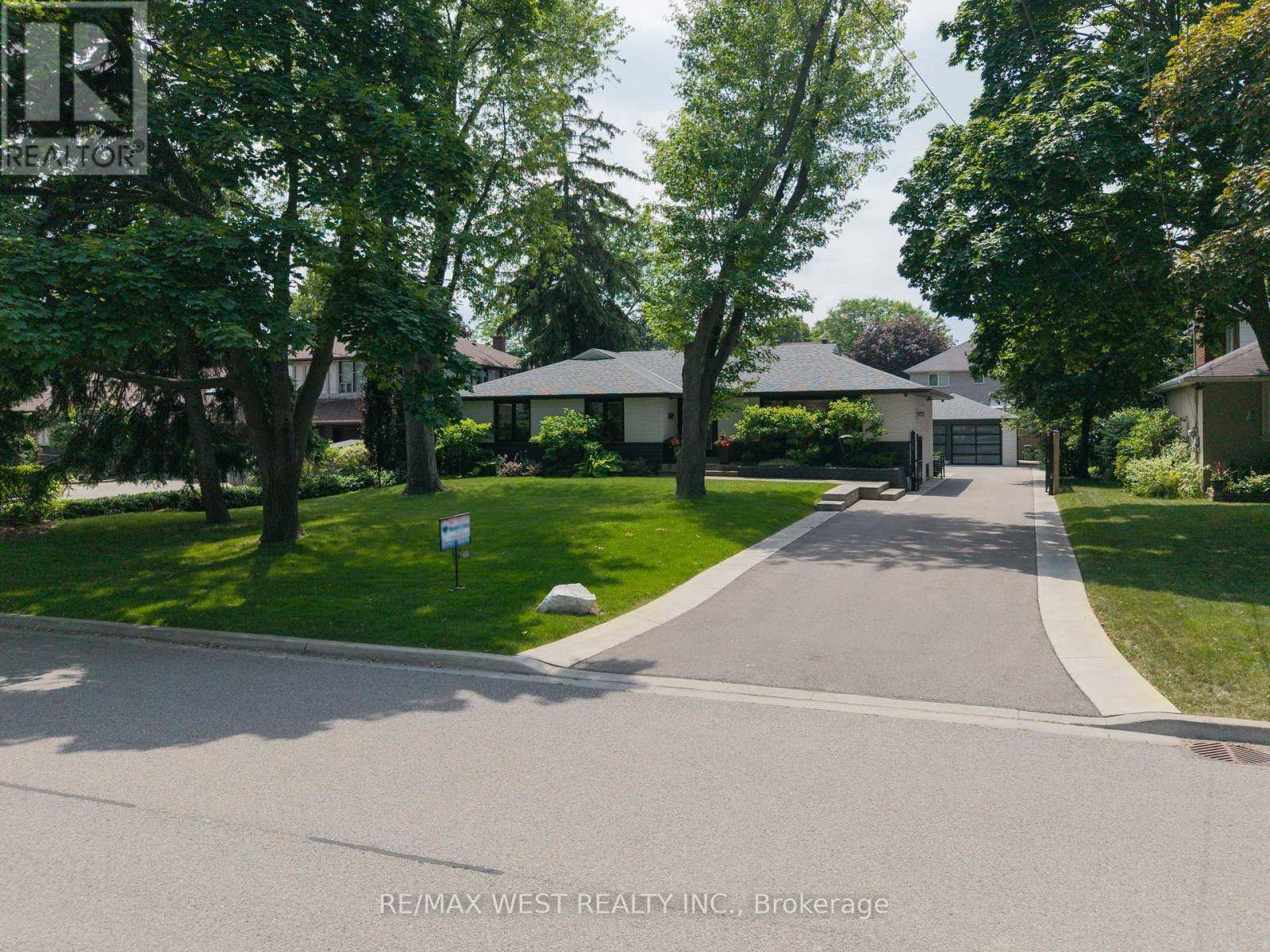 92 WARWOOD ROAD, Toronto (islington-city Centre West), ON M9B5B7