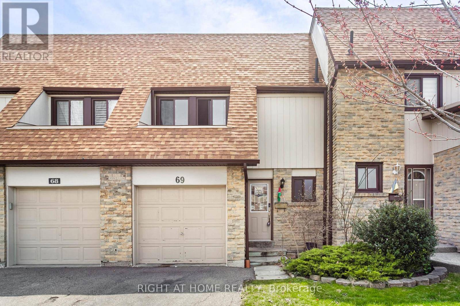 3345 Silverado DR #69, Mississauga (mississauga Valleys), ON L5A3Y8