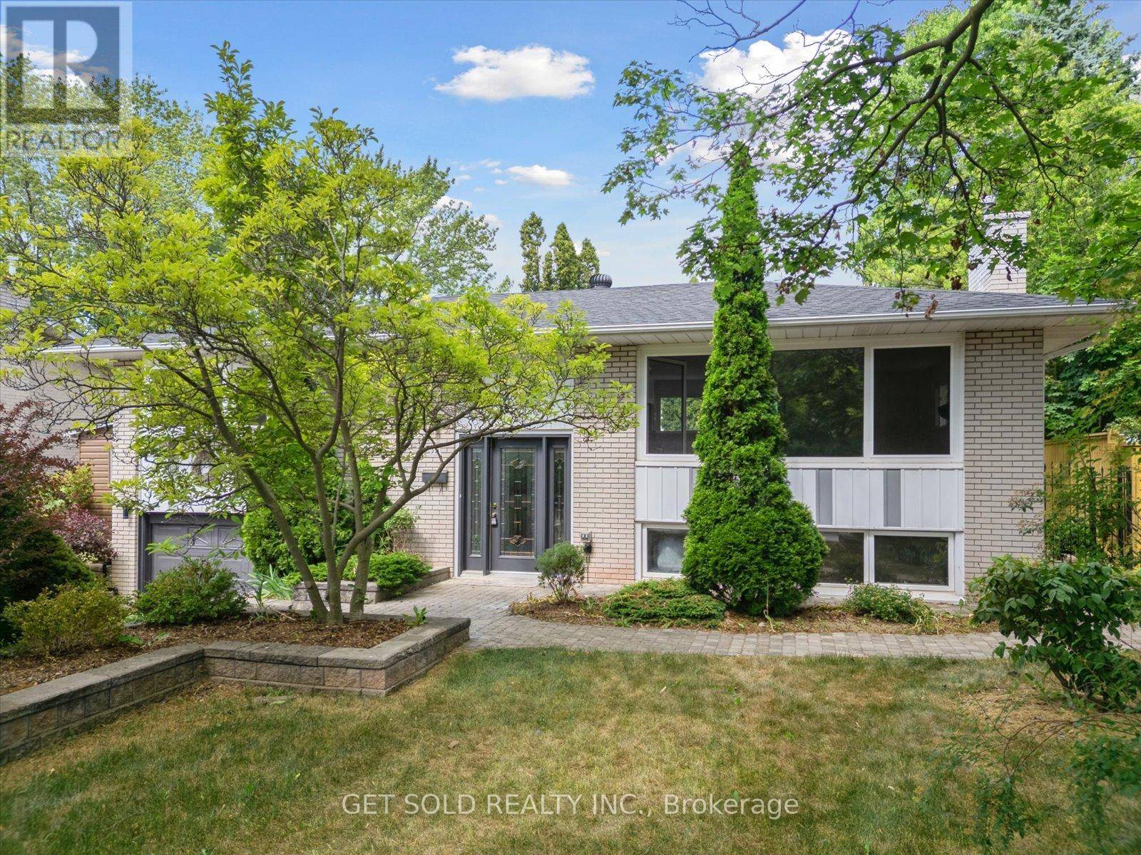 Oakville (fa Falgarwood), ON L6H1P4,521 GRAND BOULEVARD