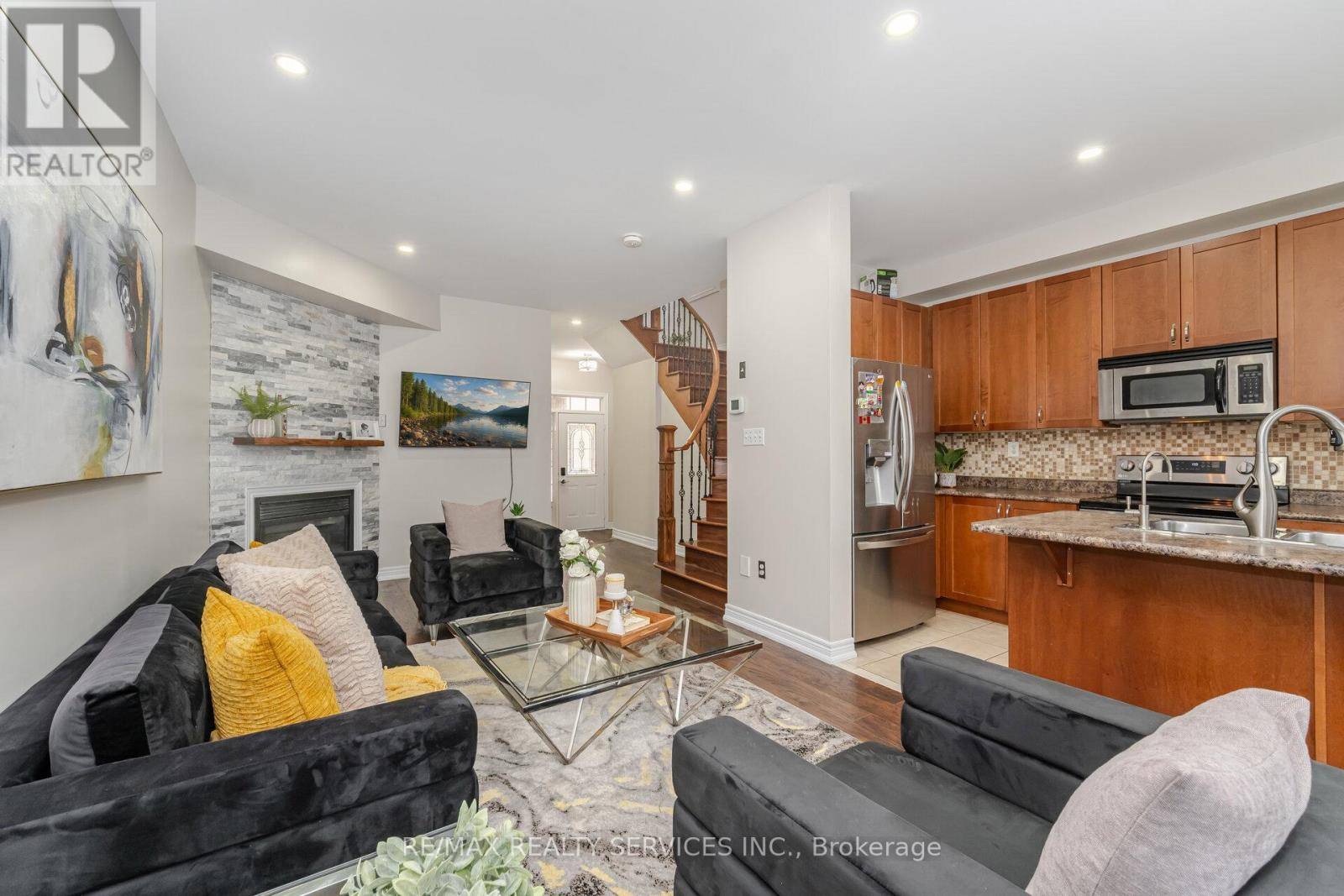 Brampton (madoc), ON L6V4P7,10 DEEPCORAL COURT
