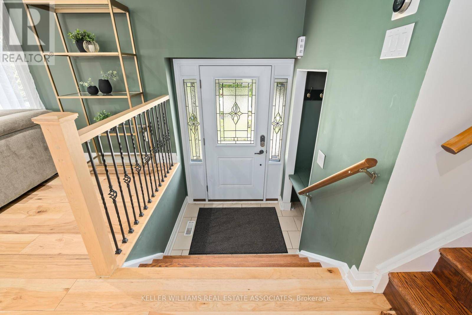 Halton Hills (georgetown), ON L7G2T4,102 MOORE PARK CRESCENT