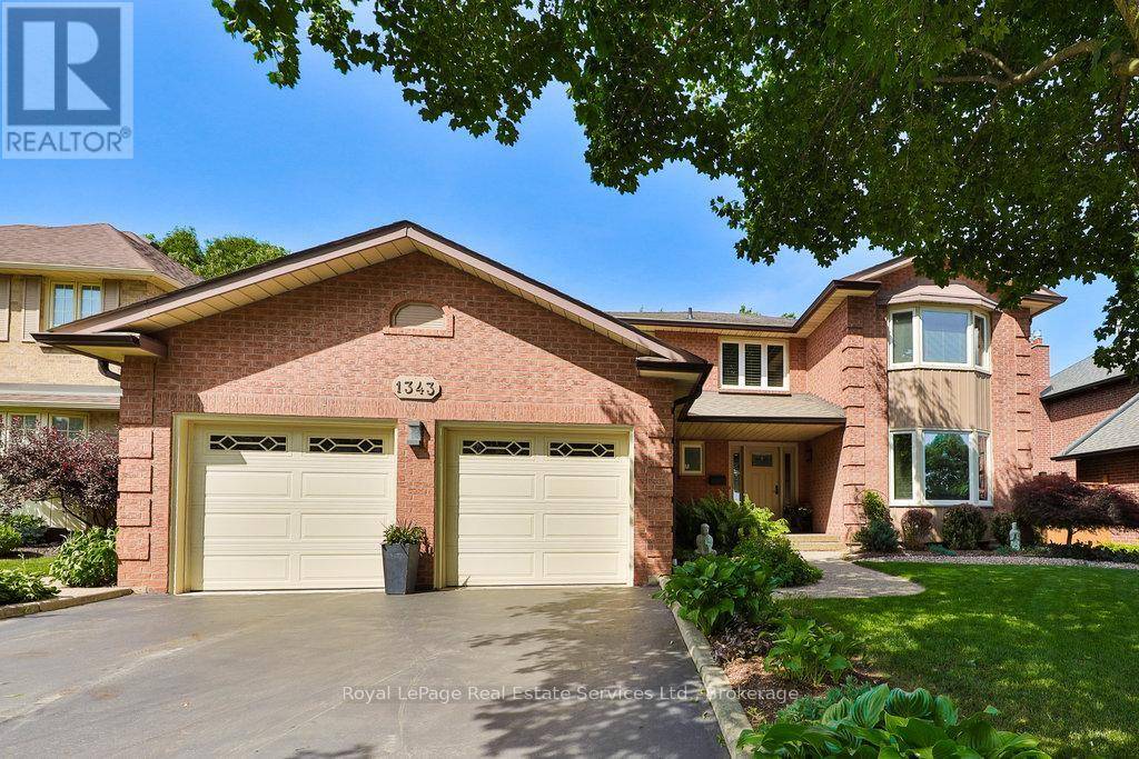 Oakville (fa Falgarwood), ON L6H3L4,1343 GROSVENOR STREET