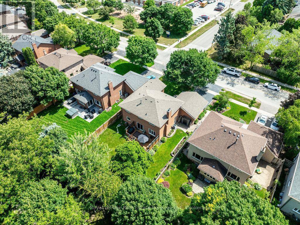 Oakville (fa Falgarwood), ON L6H3L4,1343 GROSVENOR STREET