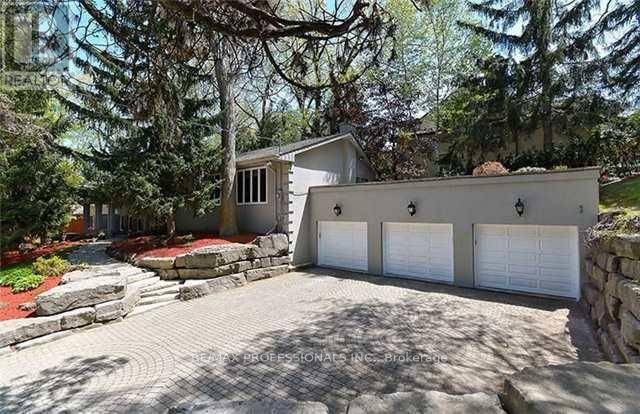Toronto (edenbridge-humber Valley), ON M9A3H8,11 RIPPLEWOOD ROAD